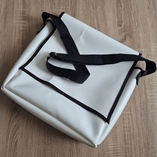 Umhängetasche aus recycelter