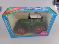 Siku Farmer Serie 3254 Traktor
