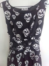 Kleid Poizen Industries Gr.M mit Totenköpfe