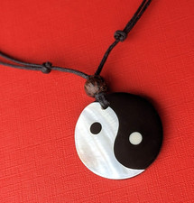 Echte Handarbeit Yin Yang Perlmutt Horn Muschel Anhänger Kette Sonne Liebe Neu