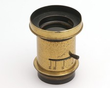 Altes Messingobjektiv leider ist uns der Hersteller nicht  bekannt