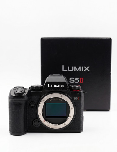 Panasonic lumix s5ii body - panasonic,