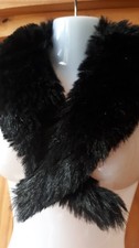 Schwarzer Fellkragen Pelzkragen neuwertig schön glänzendend Nerz- Optik