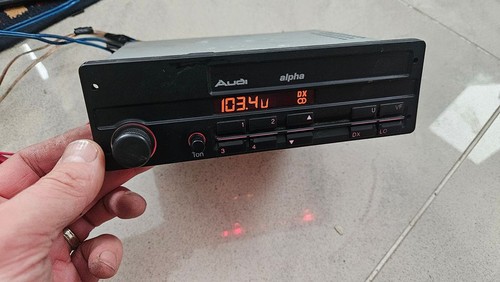 Audi b4 1993 radio - 90, s2