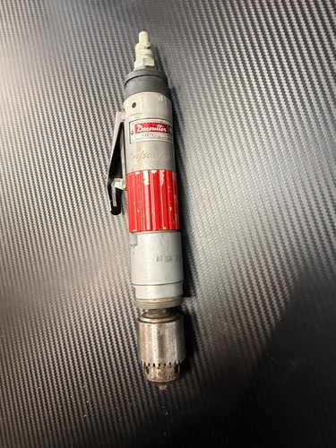 Druckluftleitungsbohrmaschine