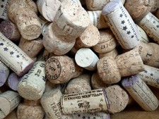 300 Wein- und Sektkorken