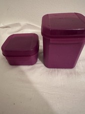 2x Tupperware