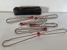 6 alte 50er 60er Vintage Reise Kleiderbügel Klapp Bügel in Ledertasche