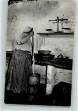 10545660 - Baeuerin mit einer Butter Zentrifuge, gute Erhaltung AK