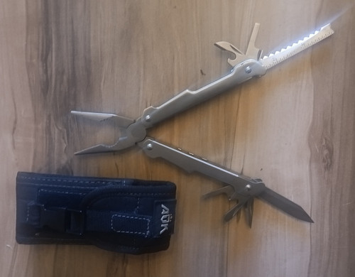 Werkzeug multitool mit - multitool,