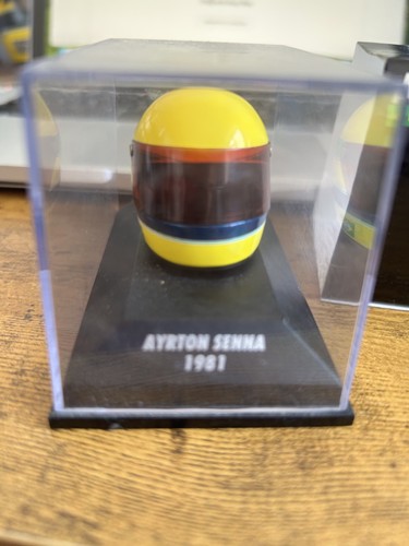 Minichamps helm ayrton - 1/8,