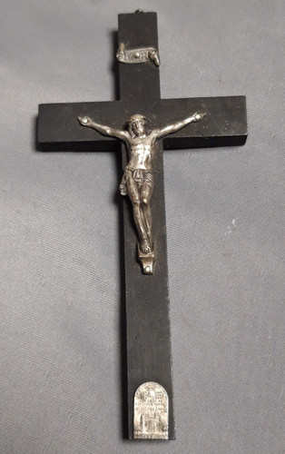 Kruzifix metall auf holz - kruzifix,