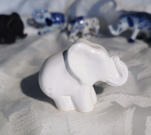 Süßer kleiner elefant - kleiner, /