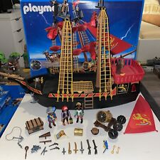 Playmobil Piratenschiff 4424 mit viel Zubehör (Mannschaft, Schatztruhen usw.)