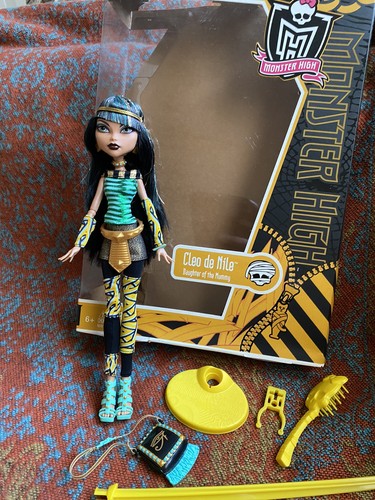 Monster high school s out - high, •