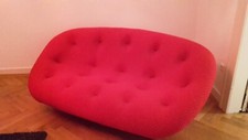Original Ligne Roset Ploum 2er Sofa, rot Hochlehner 
