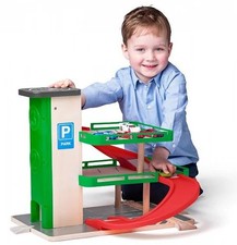 Holzparkhaus mit 5 Autos, 3