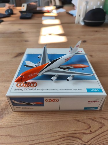Herpa wings tnt airways boeing - herpa,