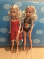 2x 70er 80er Jahre Sindy Pedigree mit Original Sindy Dessous!