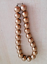 Halskette, schöne goldene Kugel aus Kunststoff, matte Optik