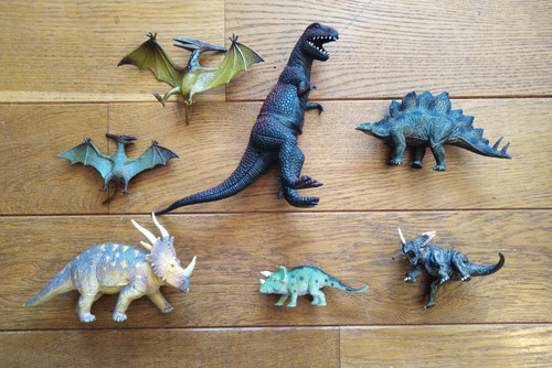 Dinosaurier figuren 7 - -,