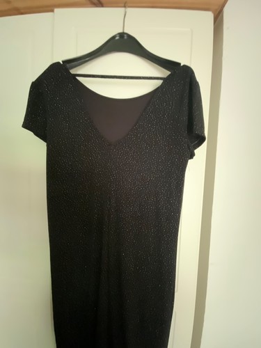 Schwarzes kleid mit - schwarzes, glitzer