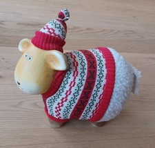 Schaf Im Weihnachtskostüm aus Keramik