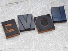 "LOVE" Holzbuchstaben