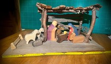 Ostheimer Krippenfiguren im Heimwerker-Stall