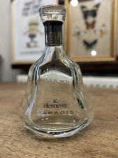 Leere Flasche Hennessy Paradis