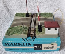 Märklin 7192 vollautomatischer Bahnübergang mit 2 Kontaktgleisen Spur HO in OVP