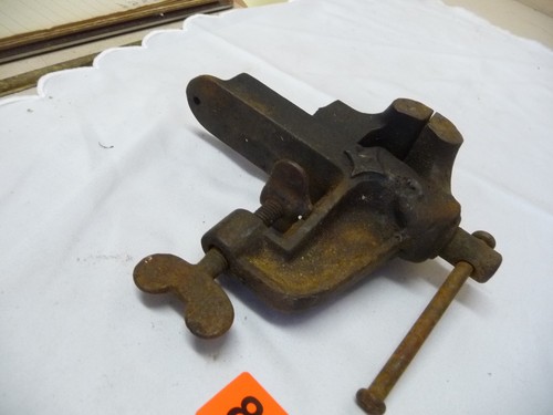8974 alte schraubstock - ,