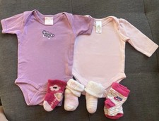 Body-Set Gr. 50 / 56 Mädchen  Socken gratis 🐝 