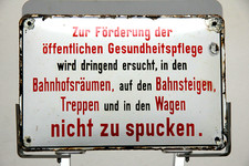 altes Emailschild in