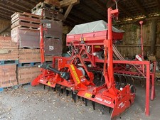 Kuhn Kreiselegge HRB 303 D mit Accord DA pneumatische Sämaschine
