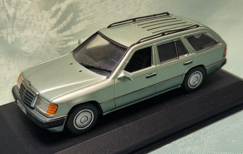 Minichamps mercedes benz - 1:43,