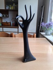 Schmuckhalter, schwarze Hand, 35cm, Nr. 464