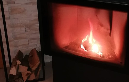 Brennholz feuerholz nachhaltig - feuerholz,