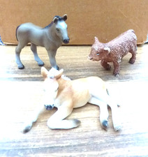 3 Schleich Tiere, 2 Fohlen Haflinger liegend,  stehend, Kalb stehend, gebraucht
