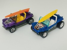 2x Hot Wheels Meyer Manx Beach Buggy STH mit Beach Bomb Surfbretter (repro)