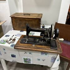 Antike Wertheim Superba Handkurbel Nähmaschine mit Perlmutt