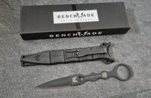 Replika eines benchmade - replika,