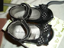 niedliche Kleinkindschuhe