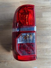 Toyota HILUX Rücklicht Rückleuchte links 81560-0K150