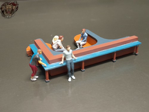 Sitzende figuren bank - 1/87,