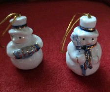 2 Porzellan-Anhänger Christbaum X-Mas Weihnachten, Schneemann blau-gold