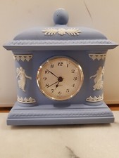Wedgwood Jasper Ware blau Uhr
