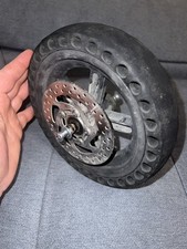 Hinterrad mit Vollgummireifen