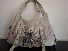 George Gina & Lucy Handtasche