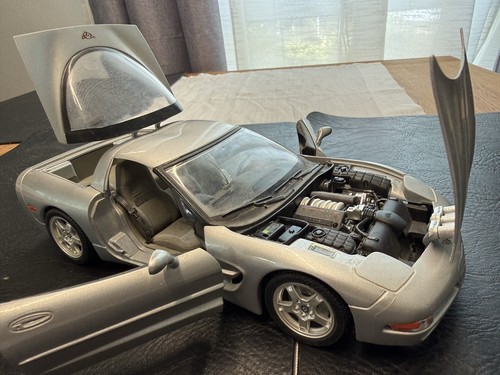 Bburago chevrolet corvette - bburago,